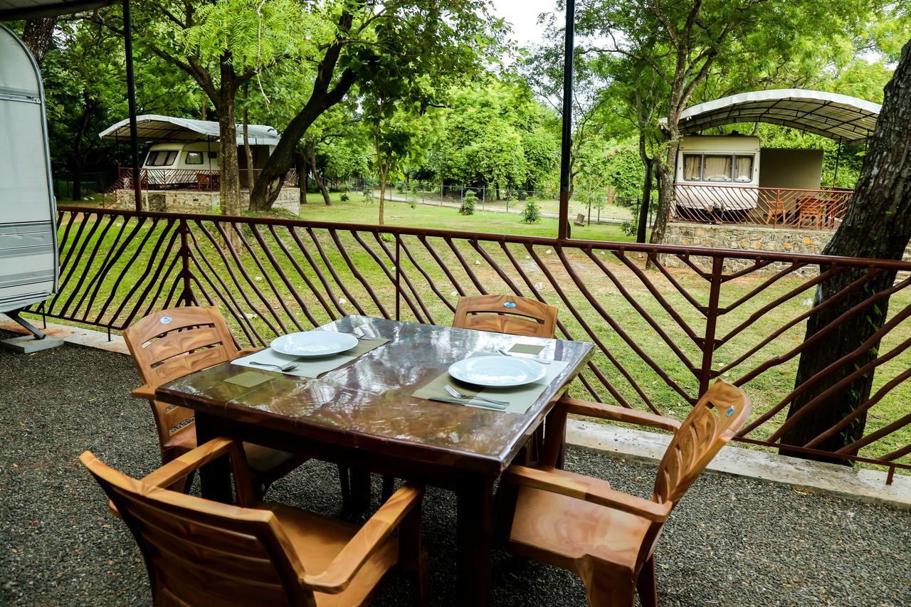 Bed and Breakfast Malwathu Oya Caravan Park Анурадхапура Екстер'єр фото